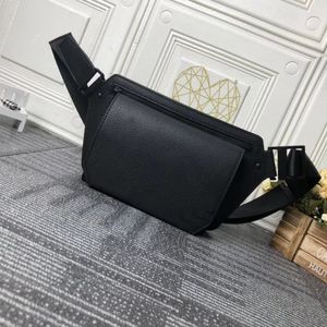 Original Luxury Designer Shoulder Bag The latest handbag Fashion single shoulder bag with fine grain calfskin minimalist design, collocation of metal signs M57081