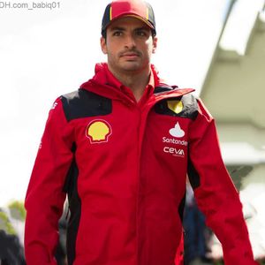 メンズジャケットScuderia F1 2023チームCarlos Sainz JacketユニフォームチャールズLeclercコートフォーミュラ1レーシングスーツメンズファンウィンドプルーフジャック特大T230804