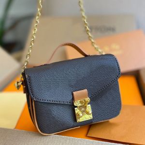 Mini borsa in pelle da donna con catena a portafoglio Borsa a tracolla Micro Metis di design