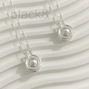 Strands, projektant Strings S925 Sterling Silver Srebrny Naszyjnik Pearl Modna Moda Wszechstronny naszyjnik z wysokiej jakości perły Yo41