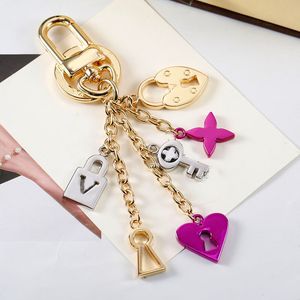 Fashion KeyChain Letter Designer Keychains Metal Keychain Womens Bag Charm Pendant Auto Parts Accessories Gift With