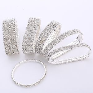 Charmarmband Multipla stilar Fashion Crystal Stretch Shine For Women Par Girls Friend Bangles Wedding Bridal Gifts 230803