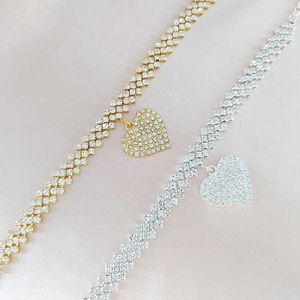 Mode trend tre rad diamant inlagd kärlek anklet strand legering fotprydnad