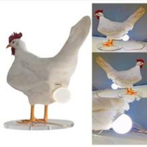 Dekorativa föremål Figurer Easter White Rooster Lamp Imitation Chicken But Lamp Taxidermy Chicken Egg Lam existerar Harts DesignTable Bulb Taxidermy 230804