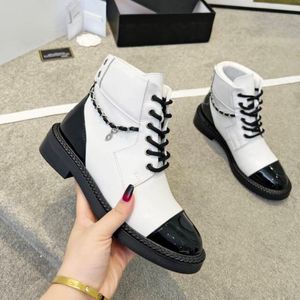 Designer Boots Paris Luxury Brand Boot äkta läder Martin Ankle Booties Woman Short Boot Sneakers Trainers Sandaler Sandaler av Brand W360 01