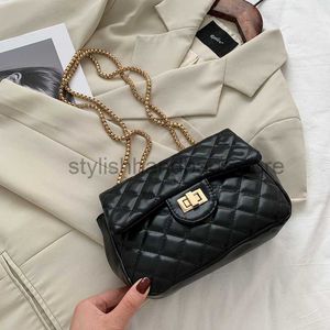 Xiaoxiangfeng Lingge Chain for Women's2023 New Fashion Korean Edition秋と冬の多用途のワンショルダースモールスクエアバッグスタイリッシュハンドバッグストア