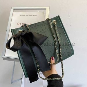 Omuz Çantaları Sonbahar ve Kış Boş Zamanları Küçük Çanta Kadınlar 2020 Moda Zinciri Crossbody Bag Kadın Bowtie Bir omuz Under Equil Bagstylishhandbagsstore