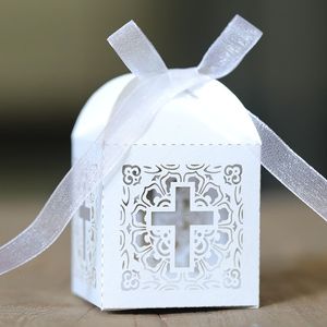 Embrulho para presente 50/100 pçs Lace Cross Candy Box Easter Favor Gift Packaging Box Com Fita Aniversário Batismo Comunhão De Casamento Decoração De Batismo 230804