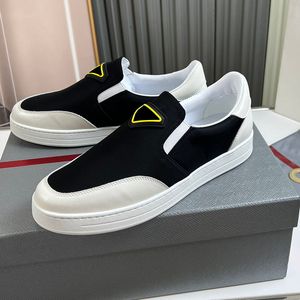 Mens klänningskor Plattform klackar Loafers Casual Shoes Cowhide Slip On Non-Slip Sneakers med triangulära formade gummi yttersula 23SS f/w män för arbete med jeans glid