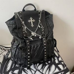 Mochilas escolares MBTI Goth Y2K para mulheres preto punk rebite corrente escola estudantes saco pu couro cruz esqueleto moda feminina mochilas 230803