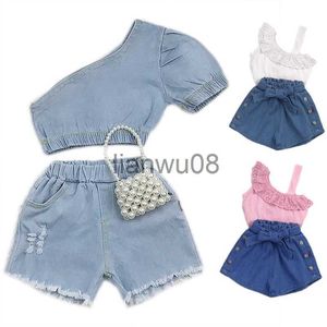 Completi di abbigliamento 2021 Abbigliamento estivo per bambini Set da due pezzi per bambina Top corto a spalla singola Camicia Pantaloncini di jeans strappati con tasche per bambini x0803