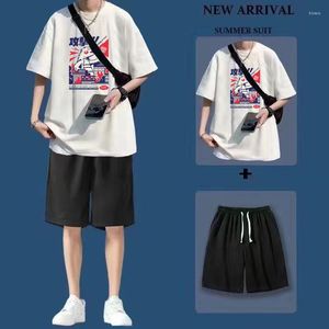 メンズトラックスーツサマートラックスーツメンコットン特大の日本のアニメTシャツショーツ2ピース男性服カジュアル半袖セット