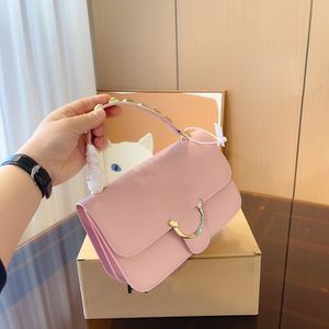 Дизайнерский дизайнер Piko Cross Body Swallow Bag Зеркальный кожаный кожаный женский пакет для плеча металлические заклепки для заклинания металлическая птица роскошная сумка роскошная сумка