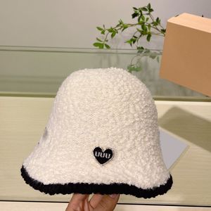 Ladies Autumn Winter Fish Hats Lambswool Plush Pure Color Simple Classy Alphabet Love Heart Embroidered Bucket Hat Bowler Hat Bob Hat