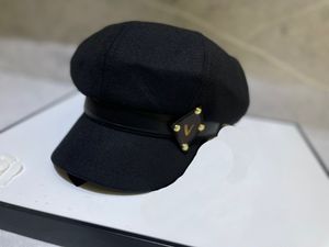 レディースハットファッションベレー帽デザイナーメンズハット豪華な刺繍帽子調整可能な帽子バックレター通気性メッシュボールキャップクラシックボールキャップ