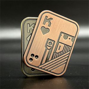 Dekompressionsleksak AA KK Metal Poker Push Card Toys Novelt Fidget Toys Spinning Top Decompression Toy Office Stress Relief Toy Gift 230803