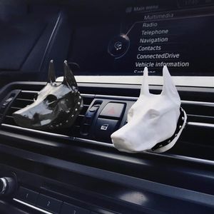 Car Air Freshener Doberman Dog Fragrance Accessories Automobile Interior Parfym för Auto Outlet Clip Decoration Hasting279U