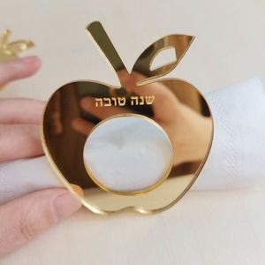 Pierścienie serwetki 12PCS spersonalizowany hebrajski uchwyt akrylowy Złoty Kształt Apple Pierścień na przyjęcie weselne Custom 230804