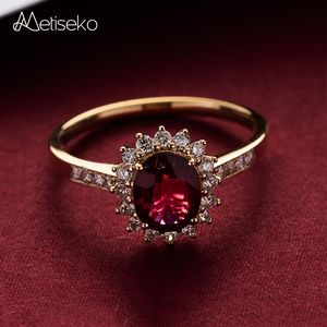 Pierścionki ślubne Metiseko 925 Sterling Silver Plated 18 -krotnie złoty rubinowy pierścionek Garnet Czerwony Retro Elegancki pierścionek Queen's For Women Impreza 230803