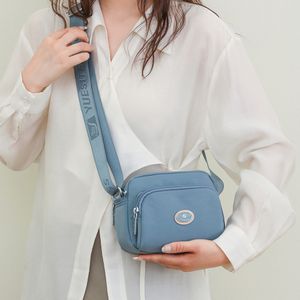 Вечерние сумки женская сумочка роскошные дизайнерские нейлоновые мешки сцепления повседневное крестообразное солидное цвет простой женский пригород для офисного путешествия 230804