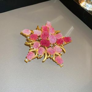Brooches Vintage Royal Big Pink Flower Star Shape Broach Luxury Resin Temperament Women Brooch Pin Stars Accessories Female