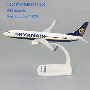 Aircraft Modle 1 200 Skala B737-800 B737MAX8 ABS Plastikowy samolot Model Zabawki Ryanair samolot Płaszczyznę Model Zespół Zabawek do kolekcji 230803