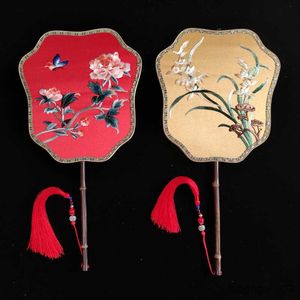 Chinese Style Products Suzhou Embroidery Double-sided Heterochromatic Round Fan Palace Fan Long Handle Chinese Style Home Dance Fans Decoration R230804