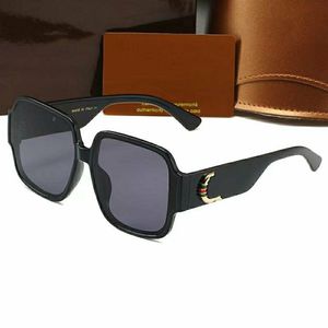 Neue Modetrendy-Männer- und Frauen All-Match Large-Rahmen Sonnenbrille UV-Schutz gut aussehende Reisebrille