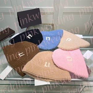Зимние вязаные шляпы дизайнерские буквы Спешные шапочки женщины Мужчины теплые шерстя