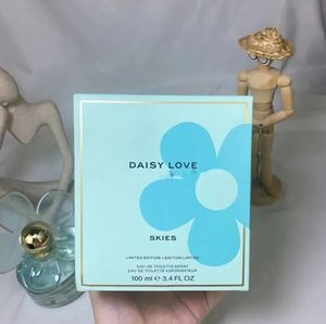 Üst Daisy Love Women Parfüm Gökyüzü EDT Doğal Koku 100 m 3.3 fl.oz iyi koku uzun süre uzun süren bayan vücut sisi yüksek versiyon kalitesi hızlı gemi