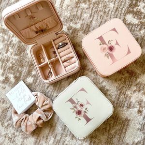 Smyckesboxar Box Bridesmaids förslag Portable Organizer Storage Girl Travel Case 230803