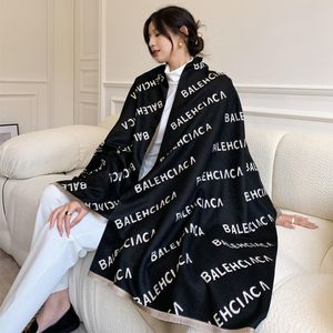 Designer Letter Design Solid Color Warm Christmas Gift Temperament Versatile Style Designs Fashion Leisure Scarf