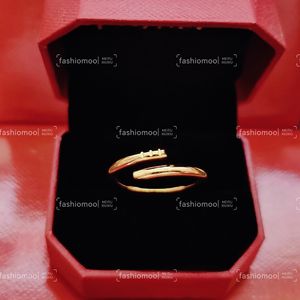 2020 Designer Titanium Steel Rose Gold Women's Love Ring Deluxe Zirconia Engagement Ring Men's Jewelry Gift Fashion Accessories Ribbon Box