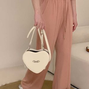 Designer Handbags For Women Vivi Love Heart Bag Small Shoulder Bags New High Sense Handbag Leather Crossbody Bags 230805