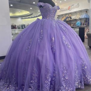 Лавандовое блестящее платье принцессы с открытыми плечами Quinceanera 2024, сексуальное бальное платье с v-образным вырезом и кружевной аппликацией Sweet 16 Vestidos De 15 Anos