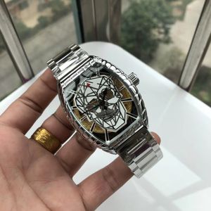 Hot Style Classic Skull Design luminoso Movimento meccanico Orologio serie Luxury Designer Mens Watch Orologi avanzati Senza scatola