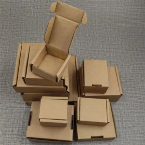 Całkowicie mecz 50pcs Duże pudełko papierowe Kraft Brązowe kartonowe opakowanie biżuterii do wysyłki Zarbracone zagęszczone papierowe Postal 17Sizes1