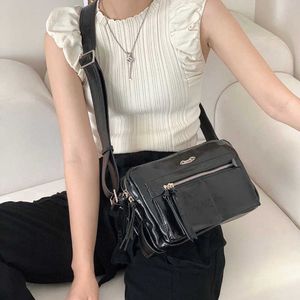 Nowe torby modowe Tote Damskie torebki Wysokiej jakości wosk olejowy skóra multi przedziału szerokie ramię Vivi Crossbody Bags 230805