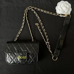 デザイナーミニクロスボディリップスティックバッグレディーかわいいコイン財布ヘッドフォンバッグ女性豪華な金チェーンプロクルレター光沢のある特許革キーハンドバッグ