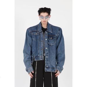 Erkek ceketler punk serin denim ceket erkekler düzensiz tasarım omuz pedi kot palto unisex highend moda düğmesi kısa üst erkek bombardıman uçağı 230804