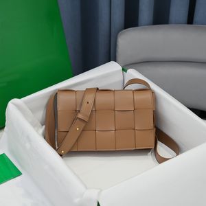 クラシックデザイナーカセットバッグ女性クロスボディバッグ最高品質100％ラムスキンパープルグリーンショルダーバッグフラップ財布付き箱