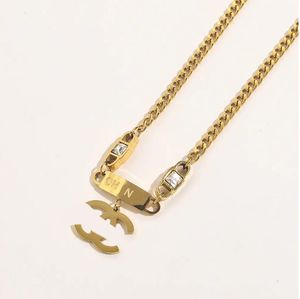 Gold Plated Designer Pendant Elegant Alphabet High Quality Necklace Girls Jewelry Accessories for Valentine's Day Gifts