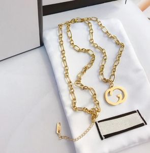 Stylt Pendant Necklace Exquisite Accessories Classic Designer Designad för Women Art Gold Plated Multifunctional Basic Jewelry X008