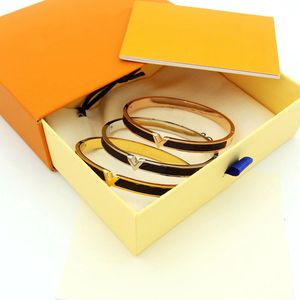 Charm-Armband, Lederarmband, modisches Schloss-Armband, klassischer Schmuck, Designer-Armband, flach, braun, Markenmetall, für Männer und Frauen, Liebhaber, Schmuck, Geschenkbox AAA6688