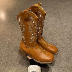 Stivali Scarpe da donna Stivali da cowboy occidentali da donna Zip Tacchi a punta ricamati Primavera Autunno Marrone Casual Tacco medio PU 230804