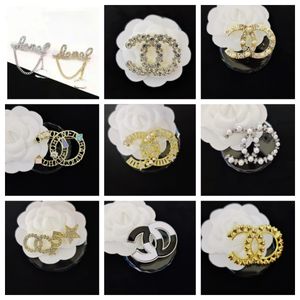 Classic Fashion Designer Brooch Gold Plated Brand Letter Brooches For Women Charm Wedding Gift Jewelry Accessorie 20style