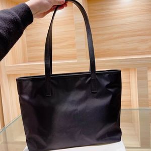 Luxurys Designers Shoulder Bags high quality Woman handbag Simple black casual tote handbags Large capacity Mom Bag travel shopping purse versatile style