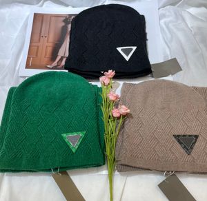 3color Men Women Fashion Beanie Scarf Sets Designer Scarf Triangle Letter Hat Cotton Scarves with Winter Wollen Knit Cap
