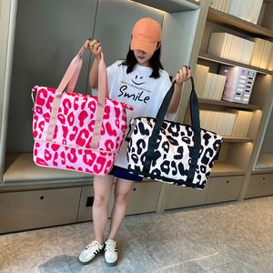 Bolsa de armazenamento dobrável superior Bolsa de bagagem de mão Bolsa de viagem de grande capacidade Internet Famosa estampa de leopardo Seca Molhada Separação Bolsas de ginástica