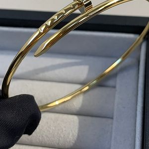 Thin Nail Bangle Sterling Sier Hollow Tube Made of Gold-plated Opening Method is Consistent with the Official Product Womens Bracelet Counter Quality